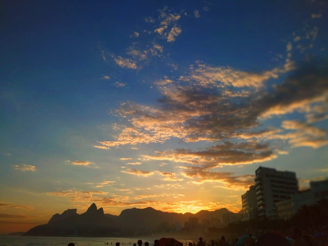 Twin peaks of Dois Irmãos above Vidigal